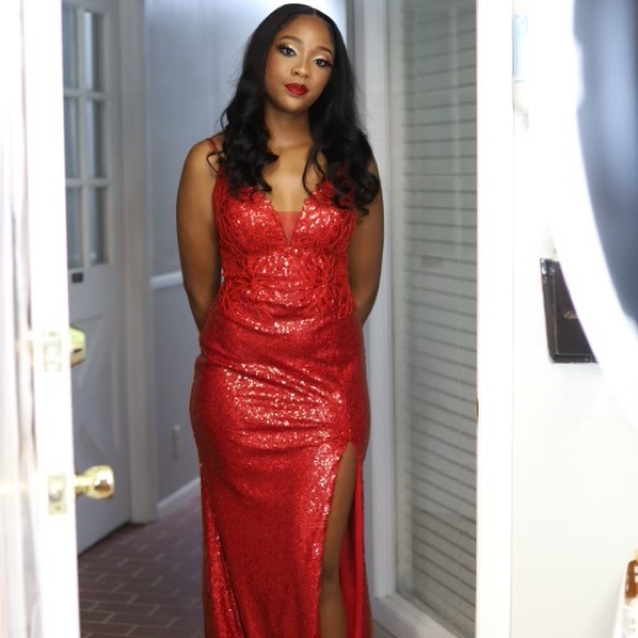 Red long ‘La femme’ prom dress from ‘So Sweet Boutique’. Size 6 - Picture 4 of 8